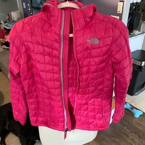 Girls Northface Thermoball down jacket! Size 10/12